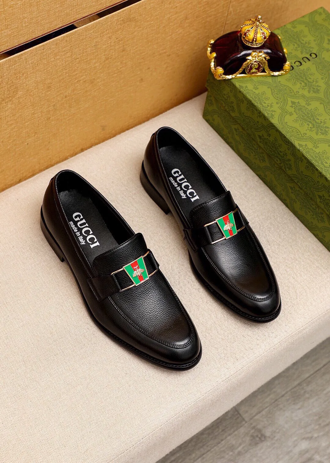 Men's shoes 💰400 💐 Product trademark: GUCCI "Gucci" casual business leather shoes Regular size: 39-44 (38.45.46🉑️Customized) Product materials: Selected imported first-layer calfskin upper + luxury hardware buckle, imported 🐑 sheepskin lining. Strong three-dimensional visual effect, original combination outsole Color: 1⃣️color optional